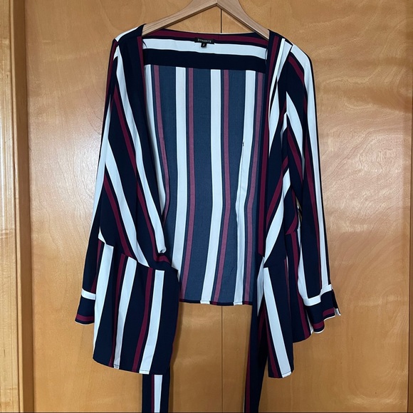 Dynamite Wrap Blouse - Picture 5 of 11